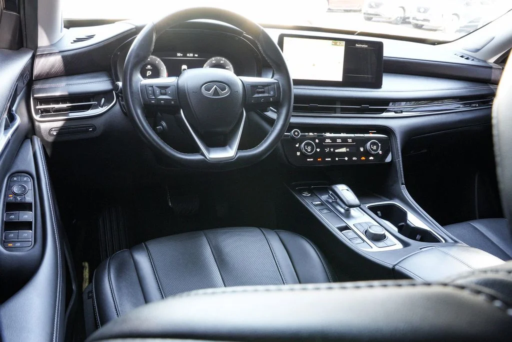 Used 2023 Black INFINITI Sensory image 22