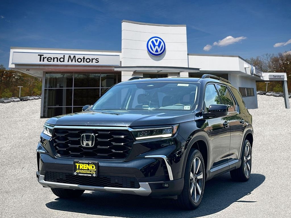 Used 2024 Black Honda Touring image 2