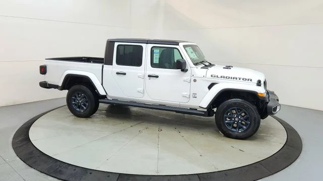 New 2026 Bright White Clear-Coat Exterior Paint Jeep 85th Anniversary Edition image 13