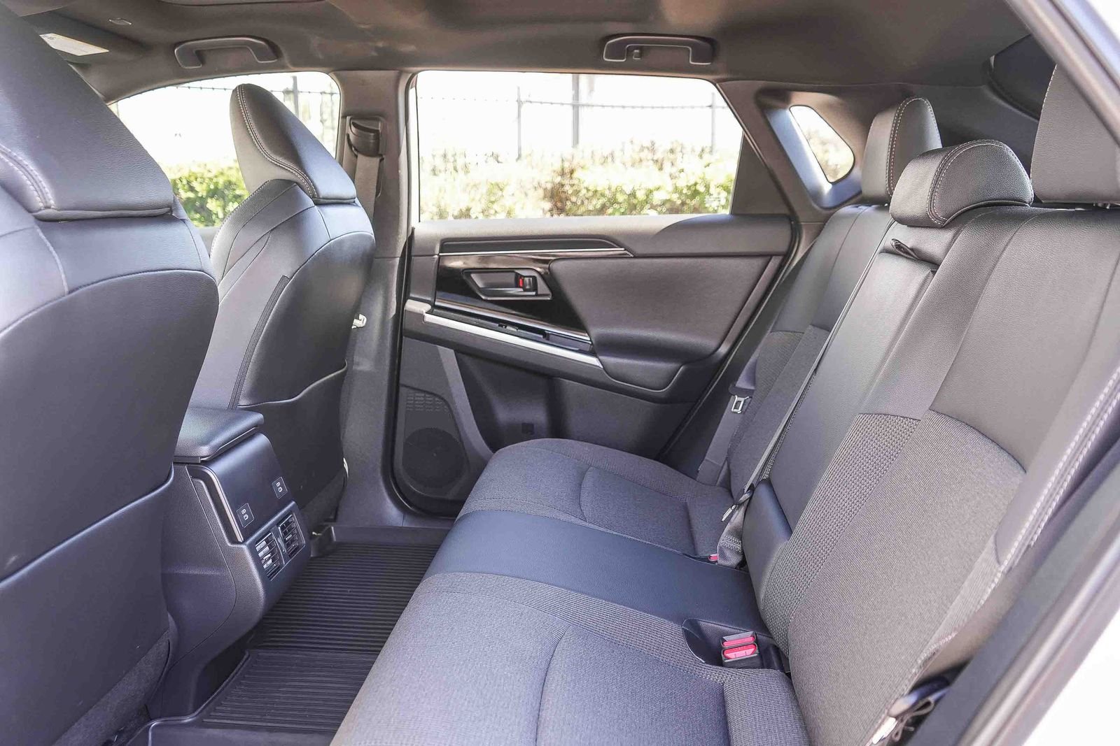 Certified Used 2025 Pearl Toyota XLE image 22