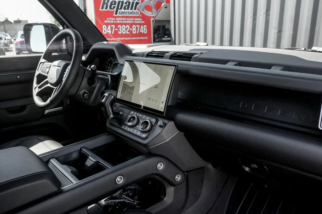 New 2026 Woolstone Green Land Rover X-Dynamic SE image 23