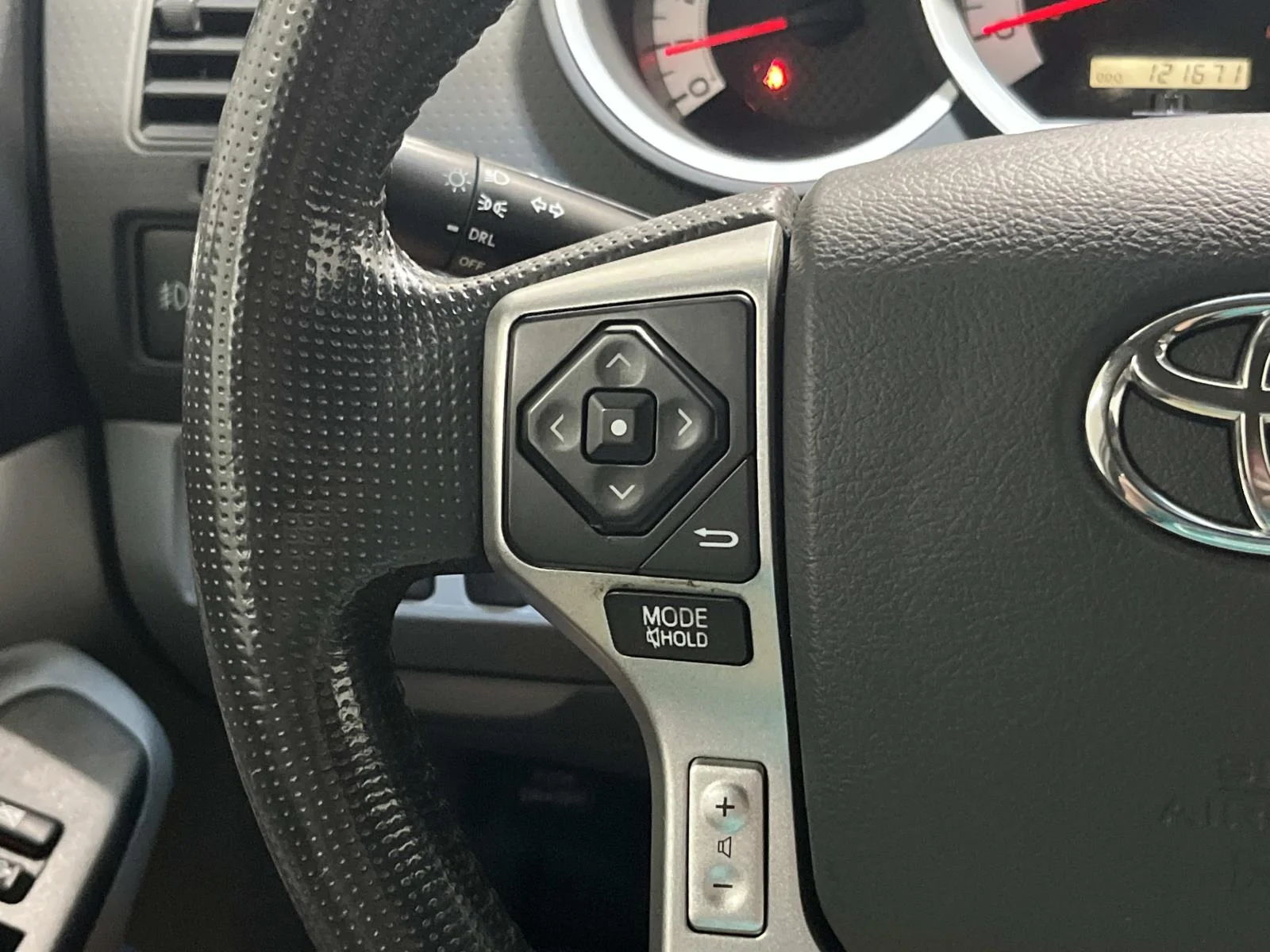 Used 2014 Super White Toyota Double Cab SR5 4.0L V6 4x4 image 19