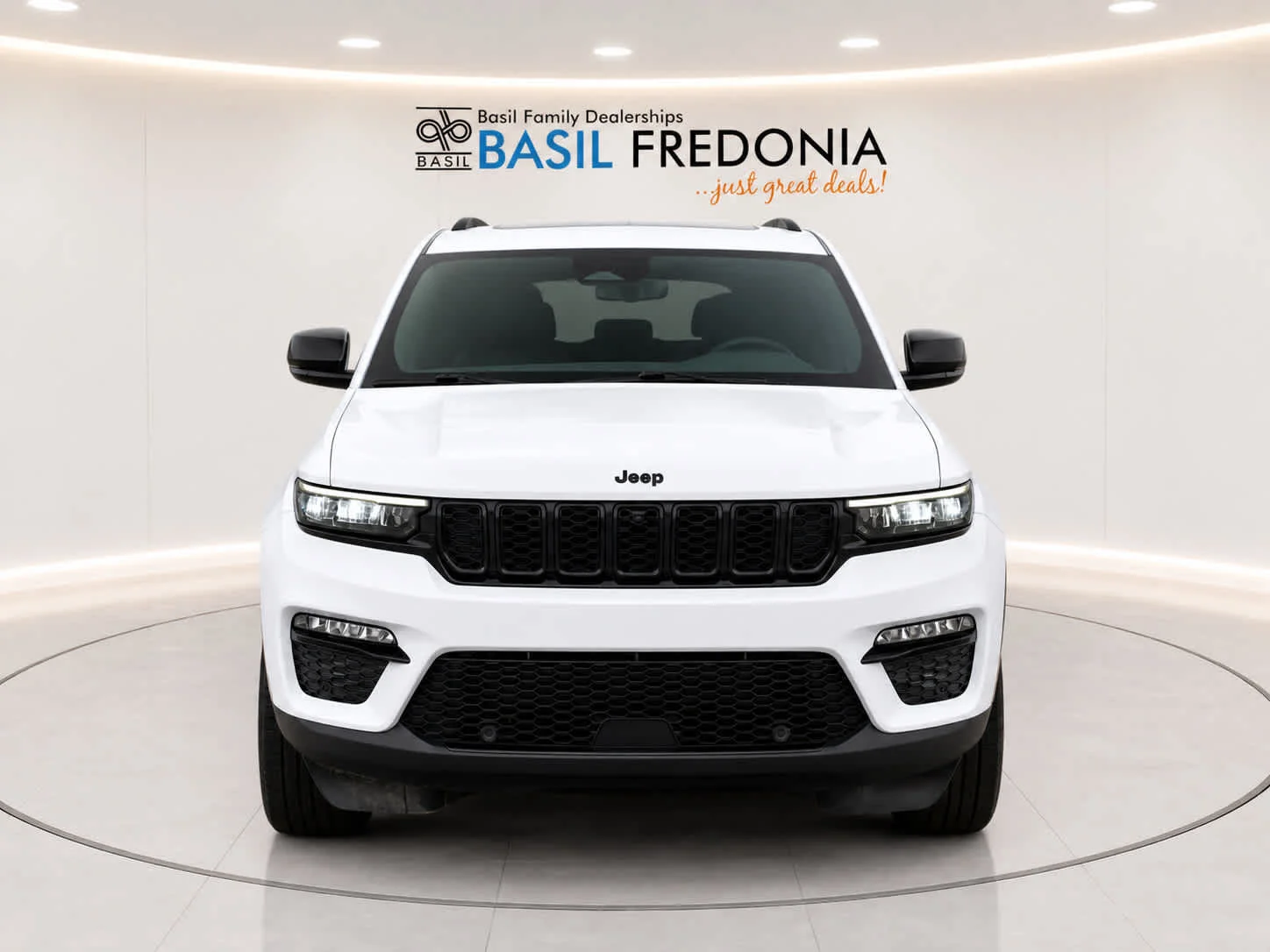 Used 2024 Bright White Jeep Limited image 14
