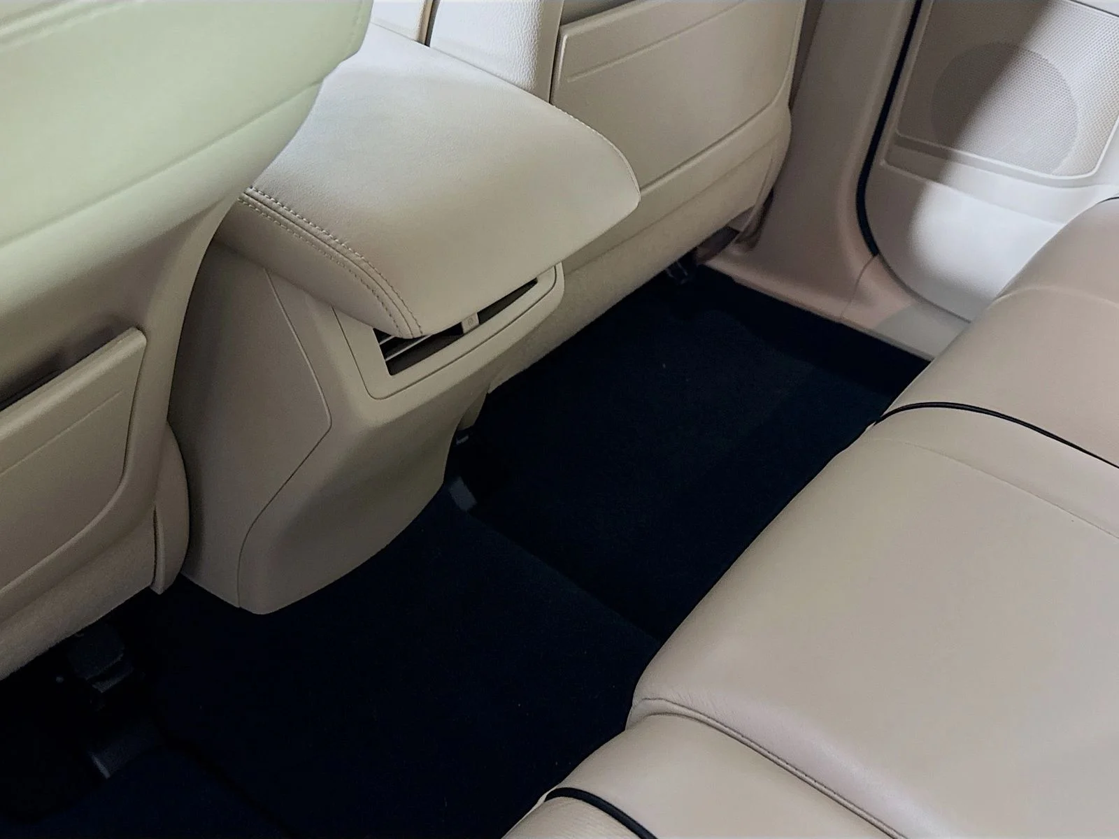 Used 2013 Red Toyota Limited image 25
