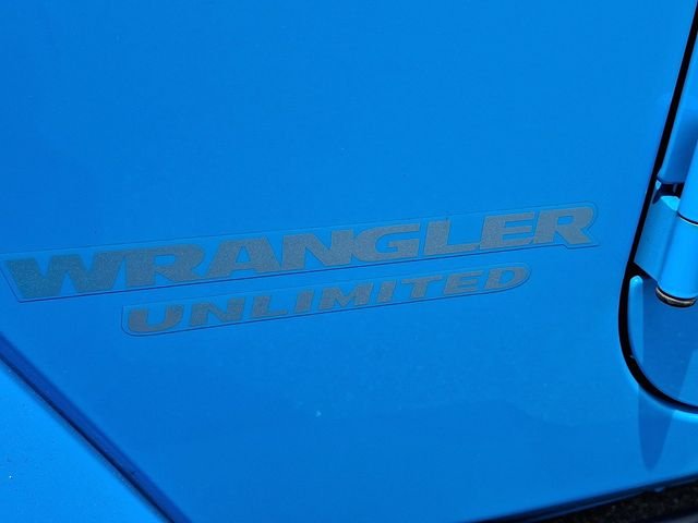 Used 2017  Jeep Unlimited Sahara image 33