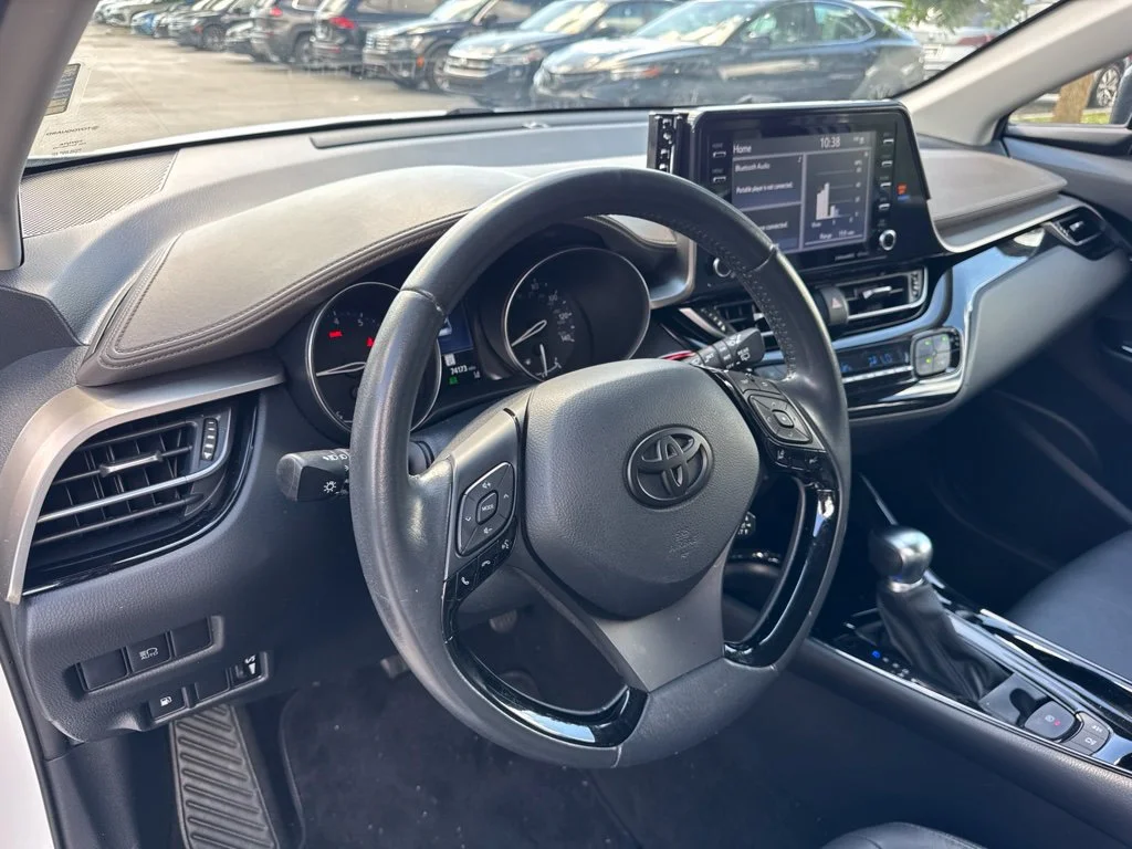 Certified Used 2022 Pearl Toyota Limited image 9