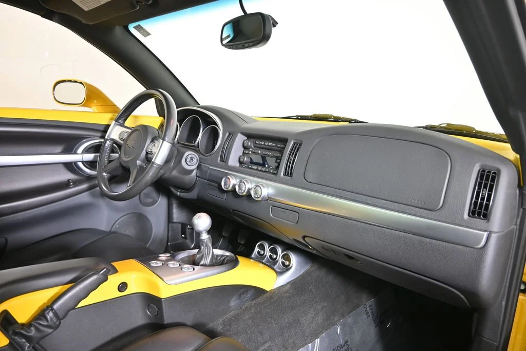 2005 Chevrolet SSR LS - Photo 16