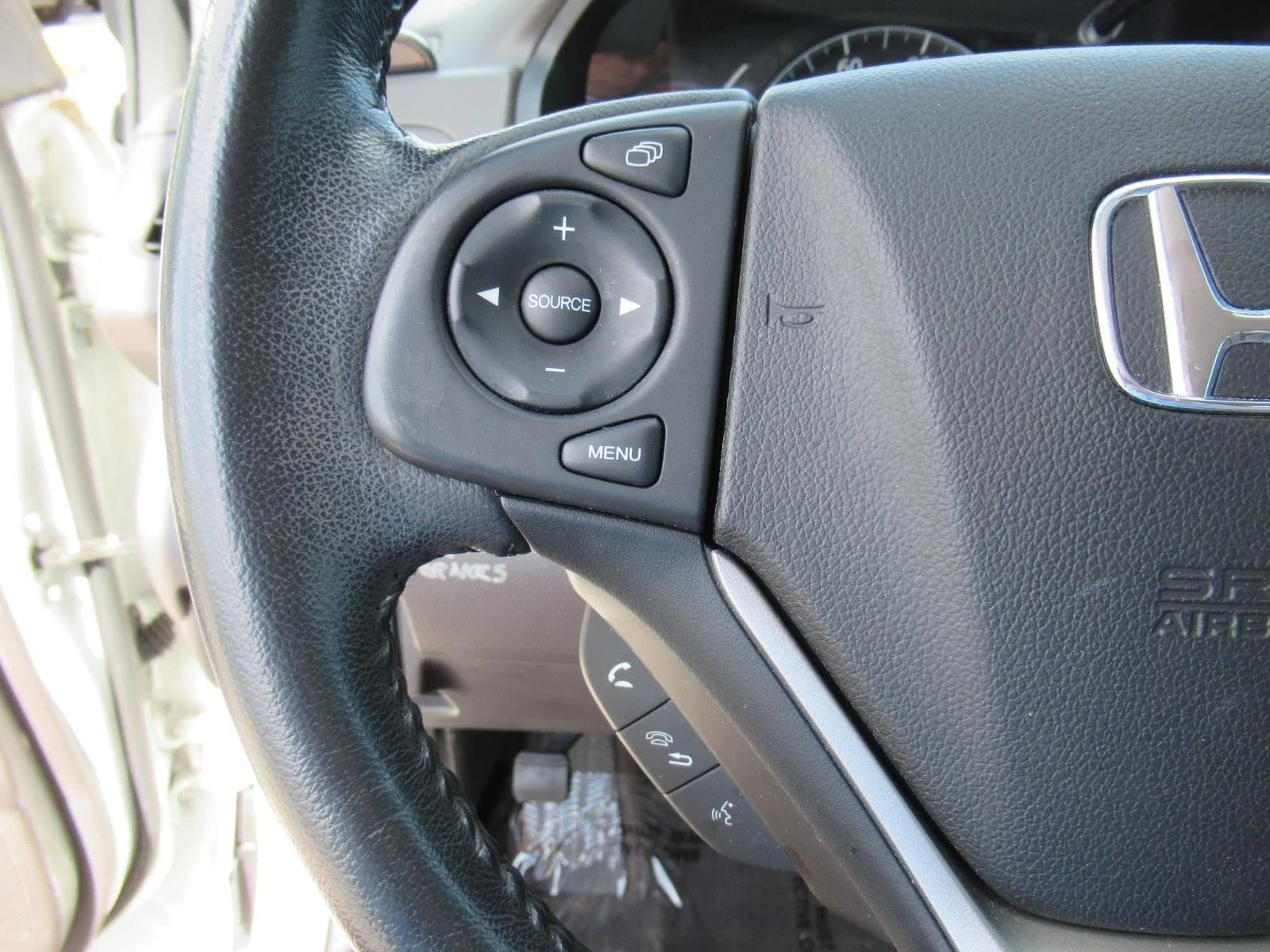 Used 2014 White Honda EX-L image 23