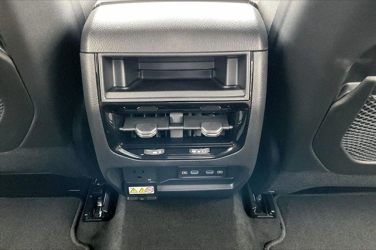 New 2026 Baltic Gray Metallic Clearcoat Jeep Altitude image 14