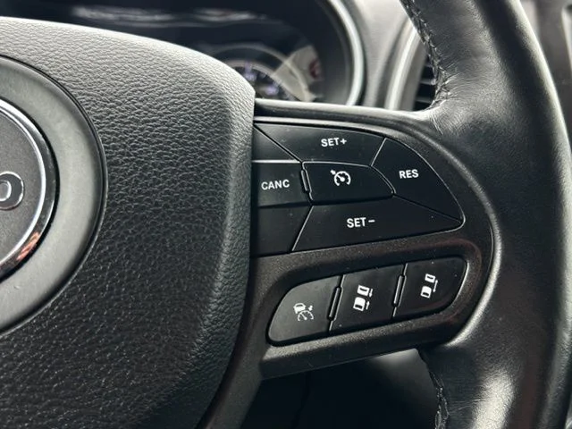 Used 2019 Gray Jeep Trailhawk image 40