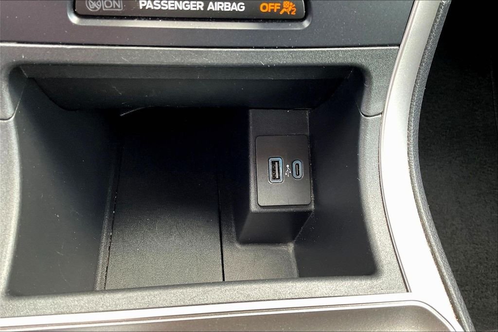 Used 2024 Gray Ford SEL image 20