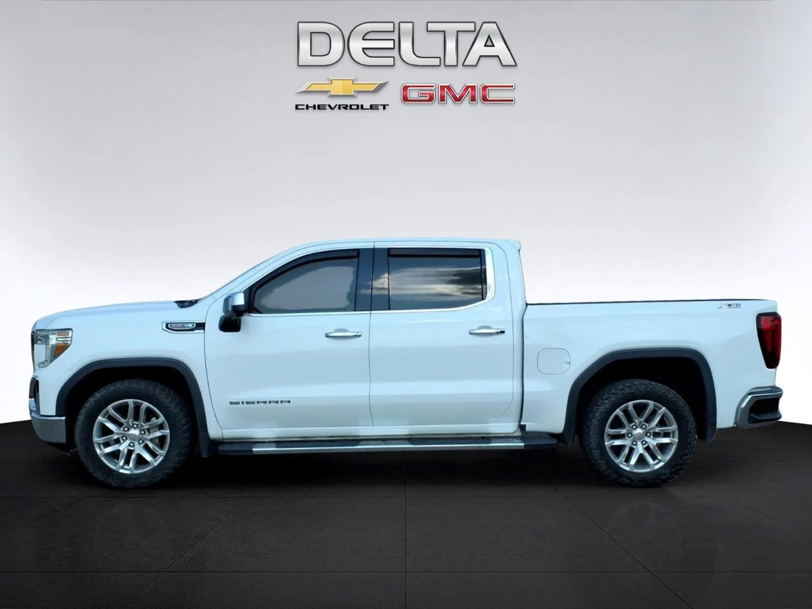 Used 2022 Summit White GMC SLT image 2