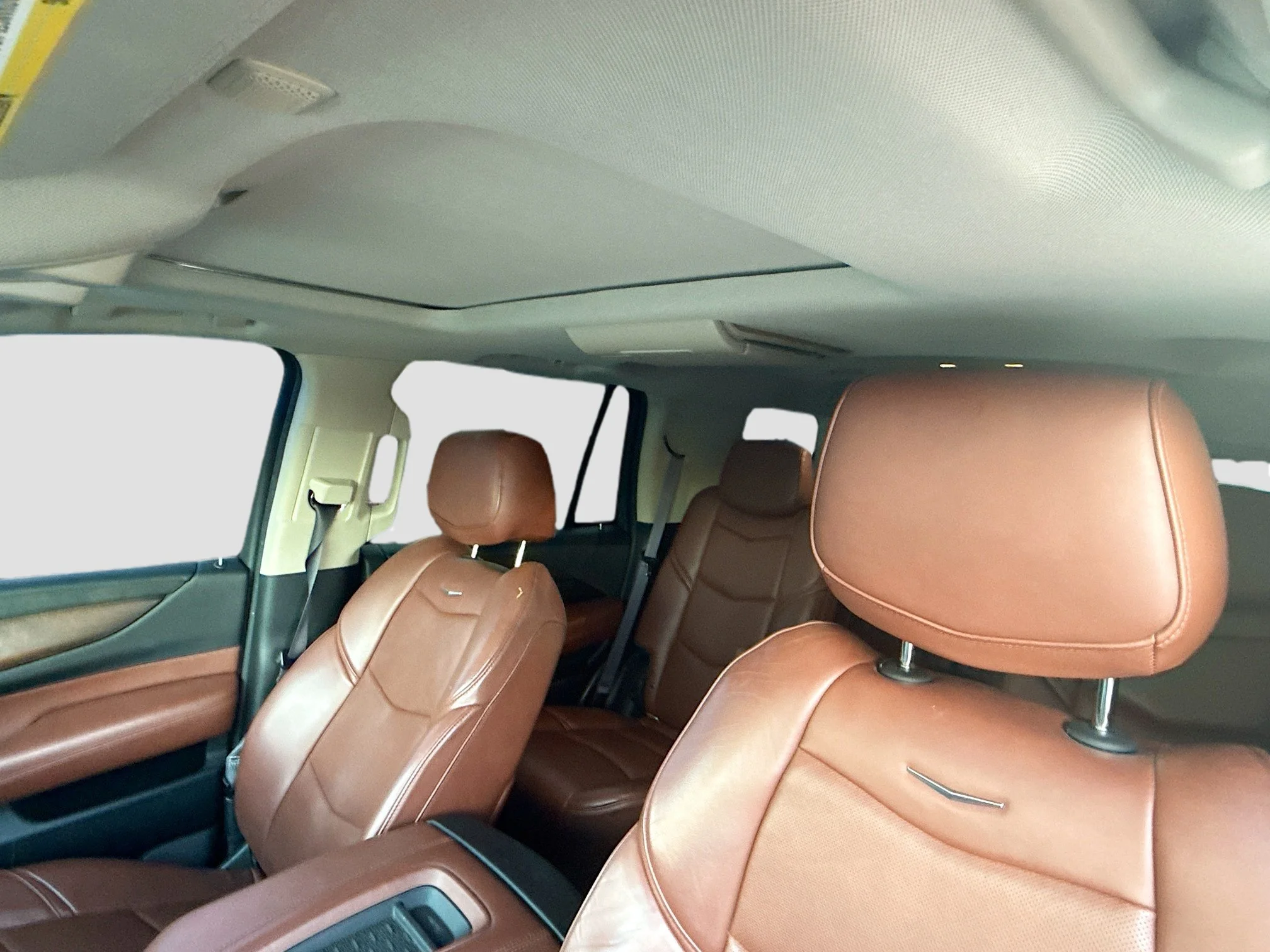 Used 2016 Crystal White Tricoat Cadillac Luxury Collection image 28