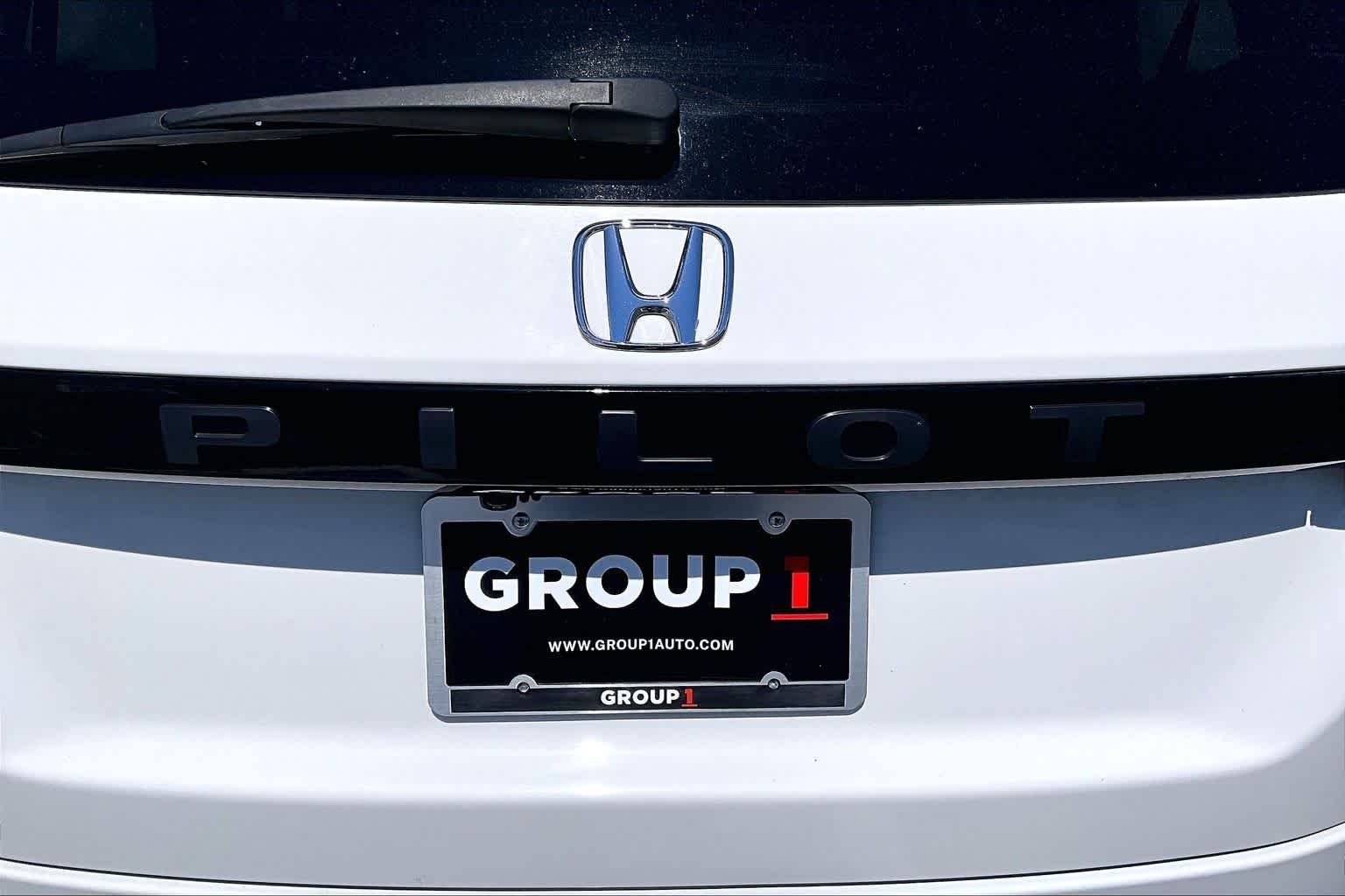 Certified Used 2023 Platinum White Pearl Honda AWD EX-L image 32