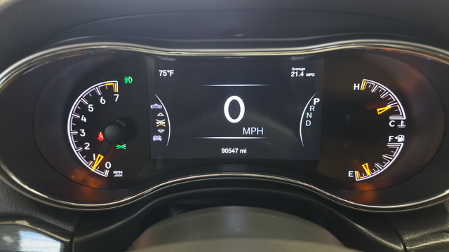 Used 2018 Bright White Clearcoat Jeep Trailhawk image 17