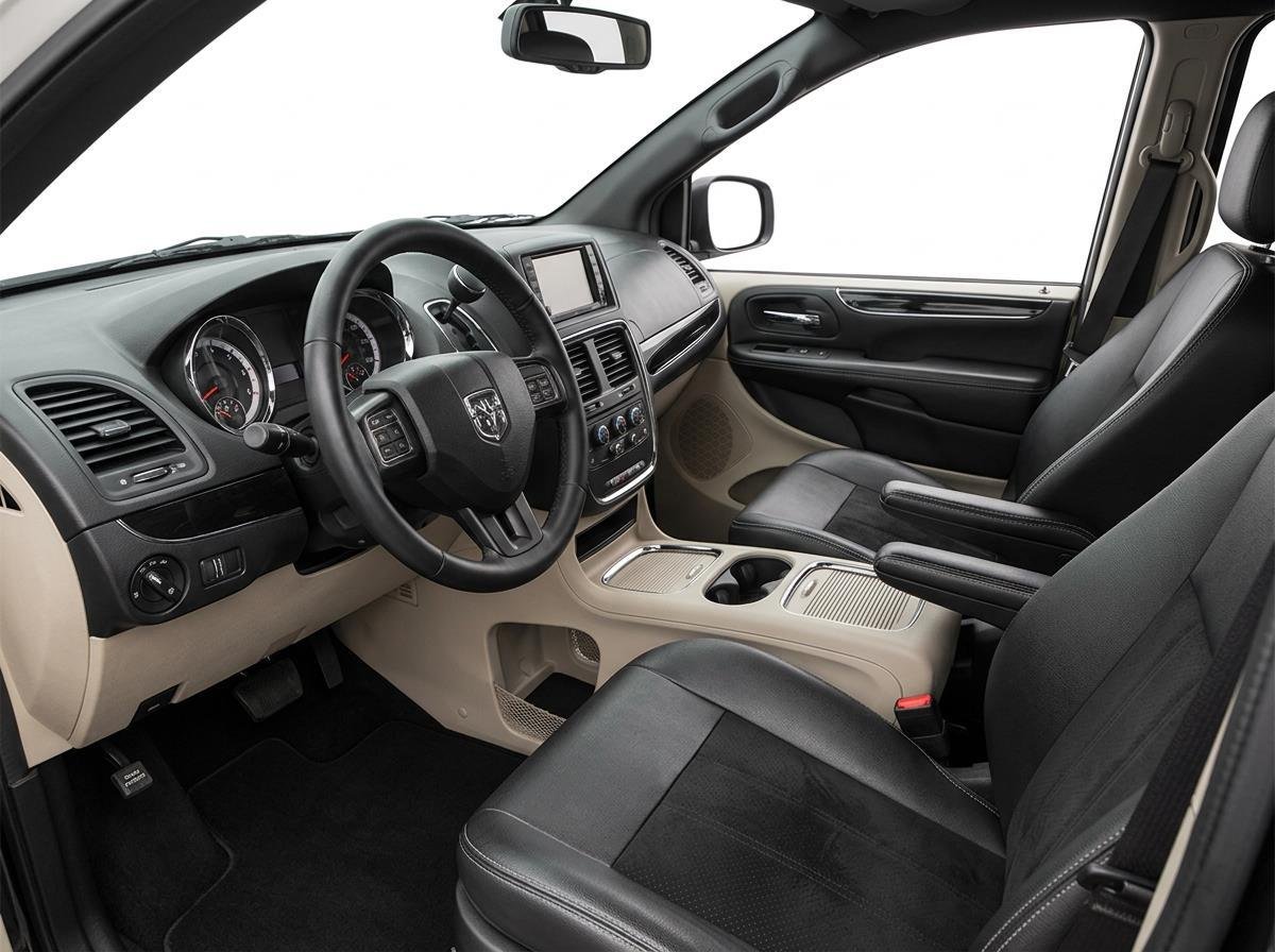 Used 2018 Black Onyx Crystal Pearlcoat Dodge SXT image 11