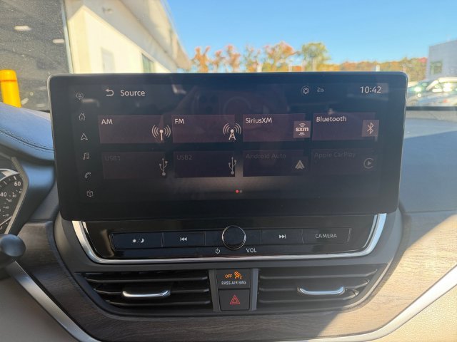 Used 2023 White Nissan 2.5 SL image 19