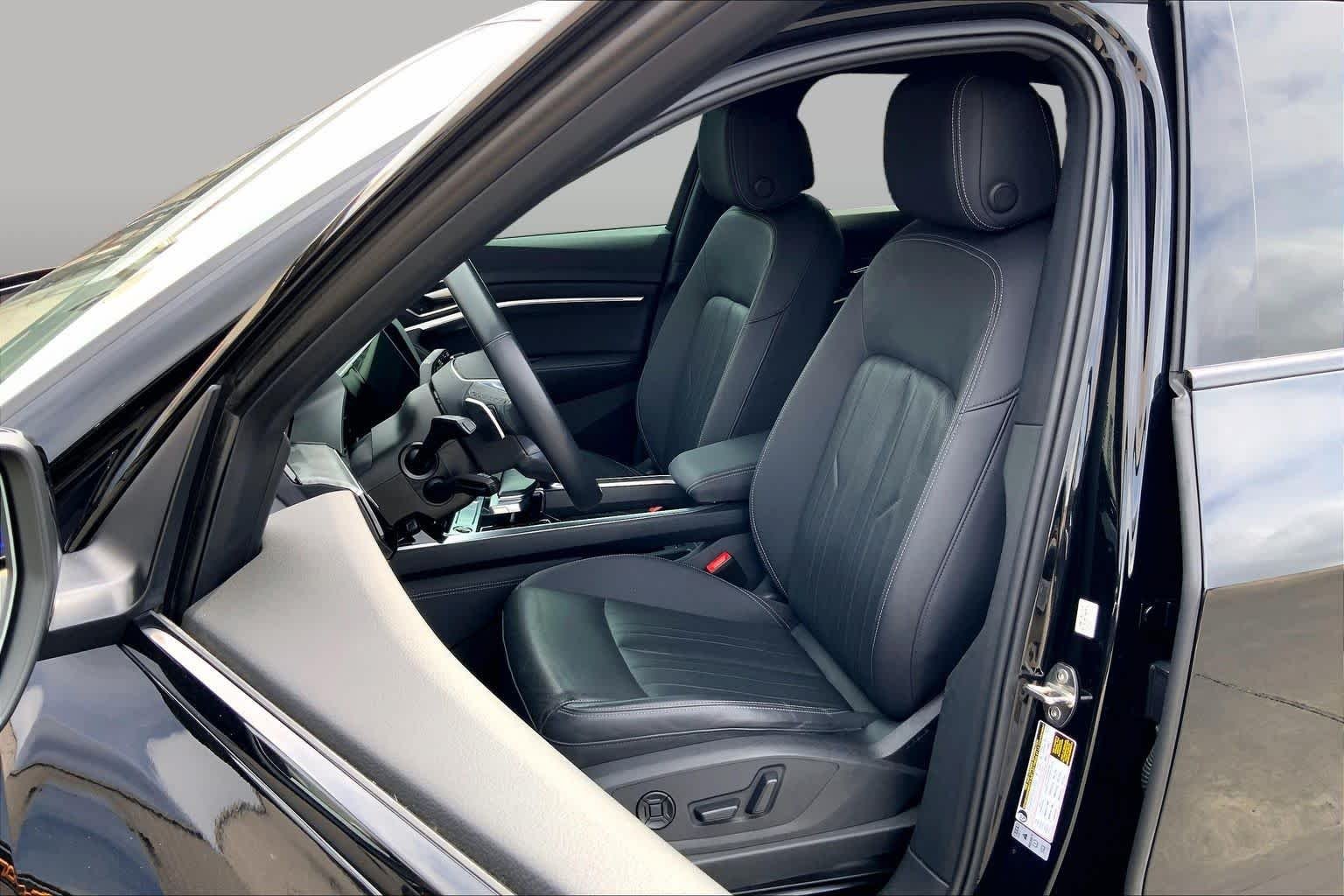 Used 2022 Brilliant Black Audi Premium Plus image 7