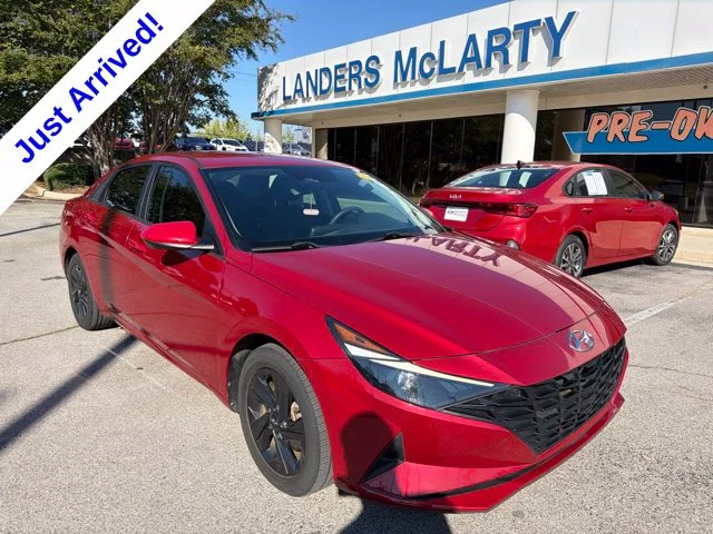 Used 2022 Red Hyundai Blue image 1