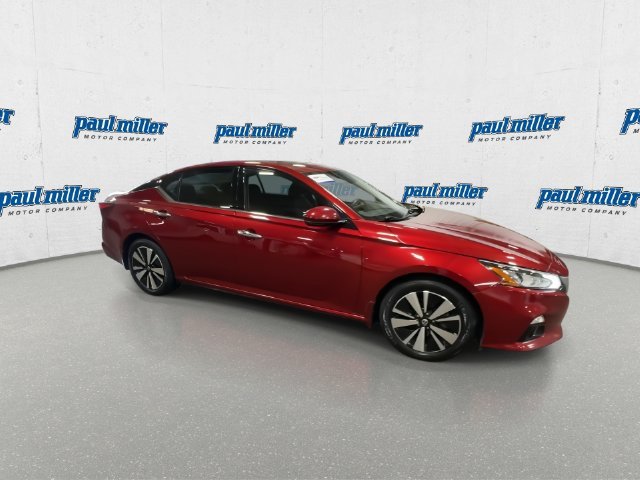 Certified Used 2019 Red Nissan 2.5 SV image 13