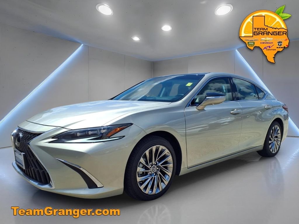 Used 2025 Beige Lexus 350 Ultra Luxury image 3