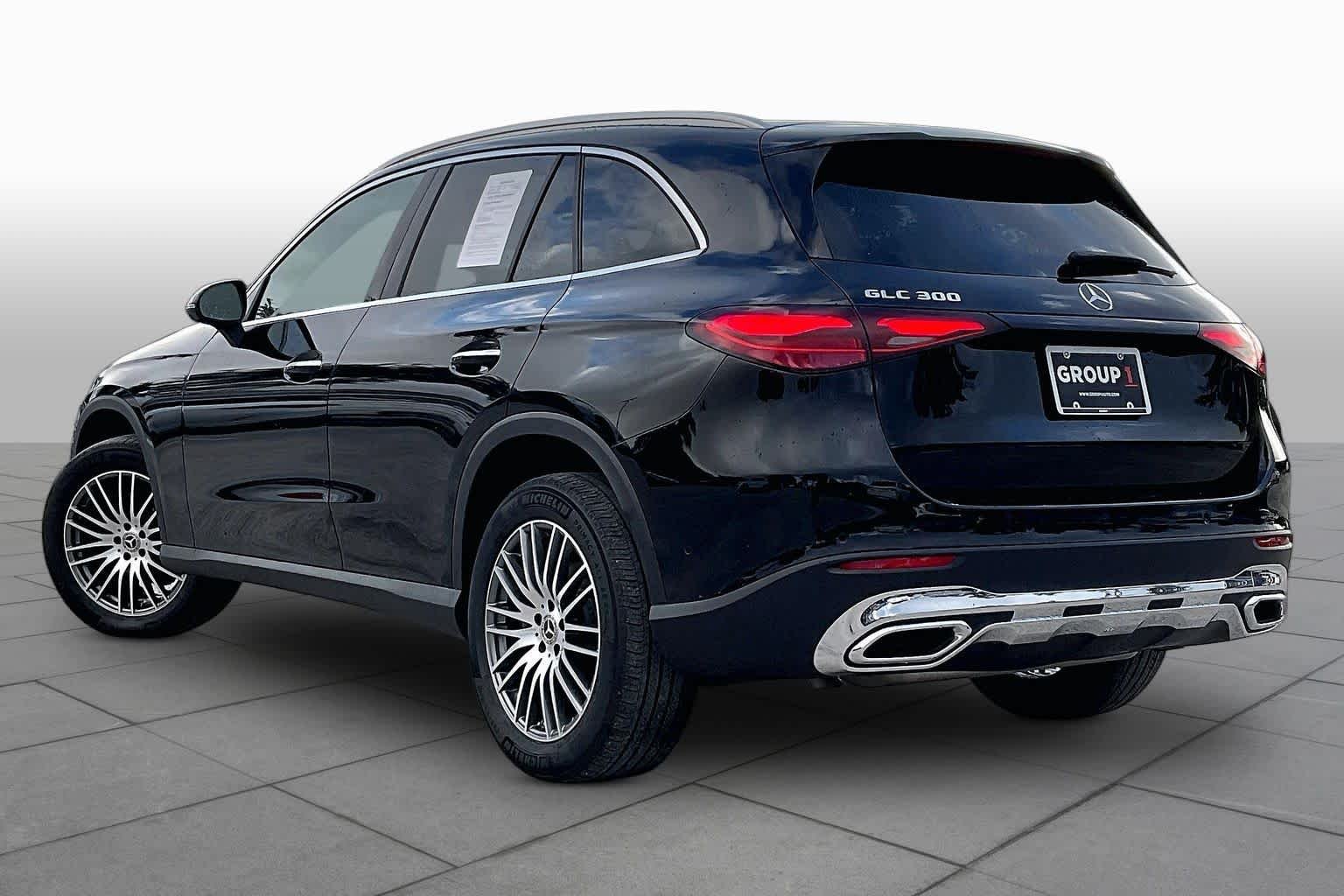 Used 2025 Black Mercedes-Benz GLC 300 image 12
