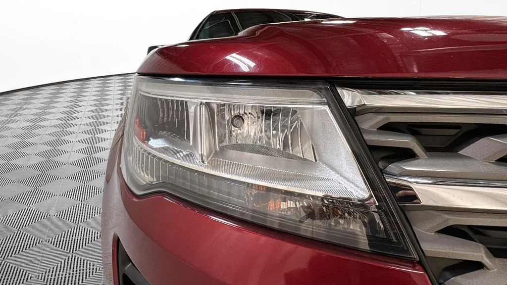 Used 2018 Red Ford XLT image 17