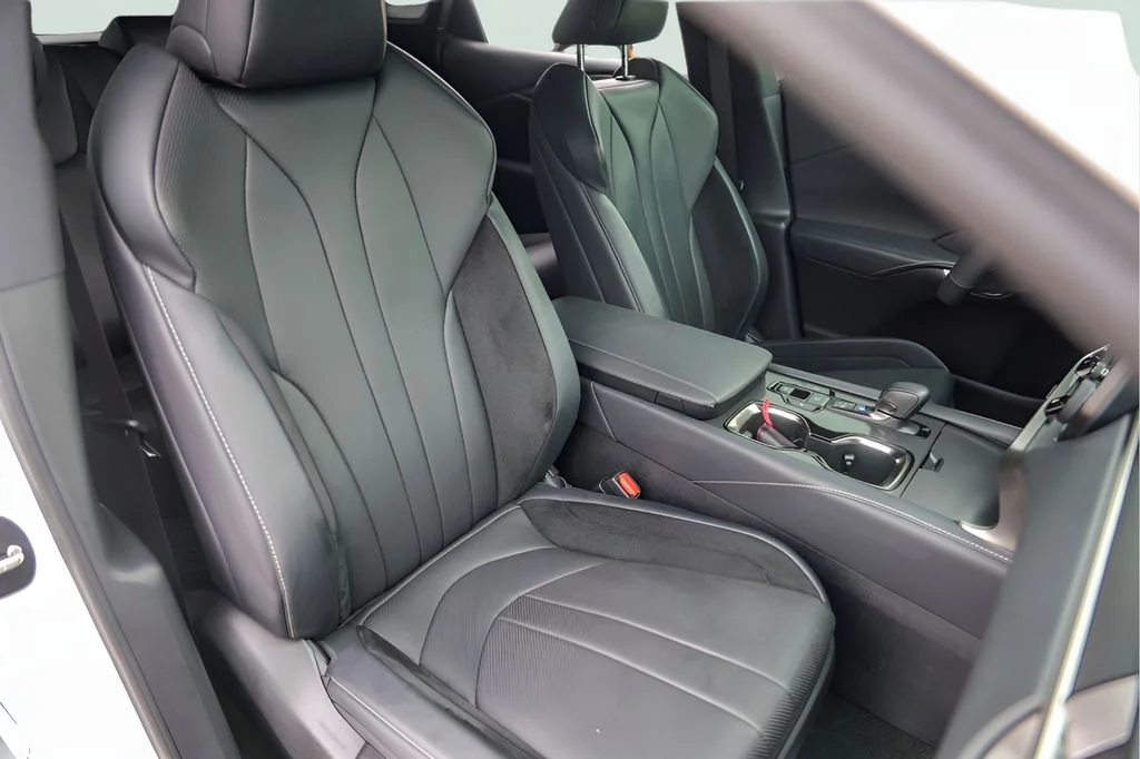 Used 2024 White Lexus 500h F SPORT Performance image 34