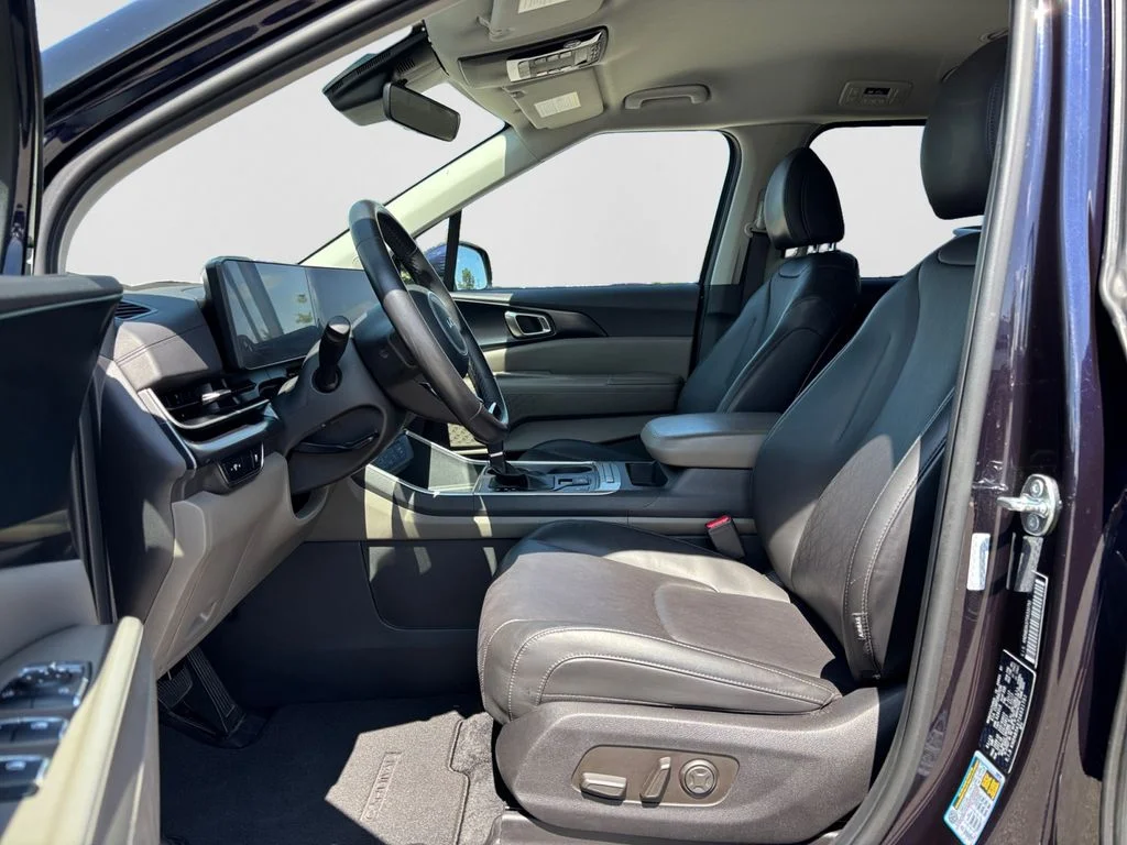 Used 2025 Blue Kia LXS image 10