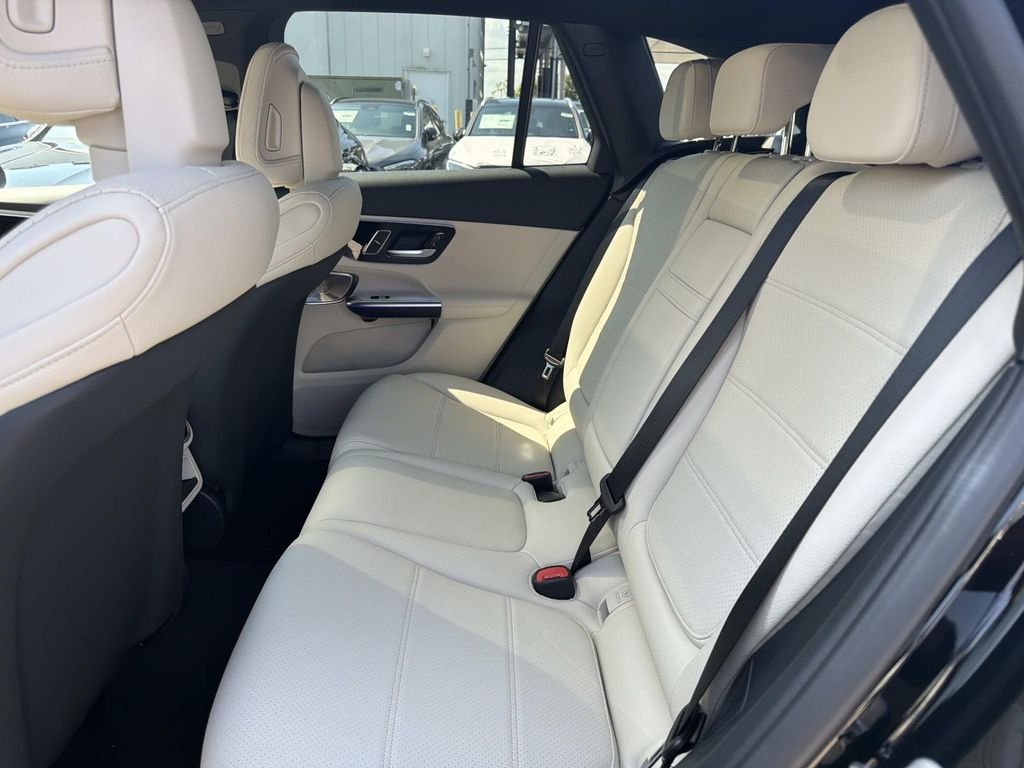 New 2027 Black Mercedes-Benz GLC 300 image 6