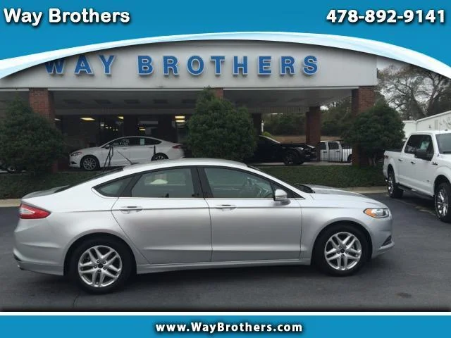 2016 Ford Fusion SE FWD's photo
