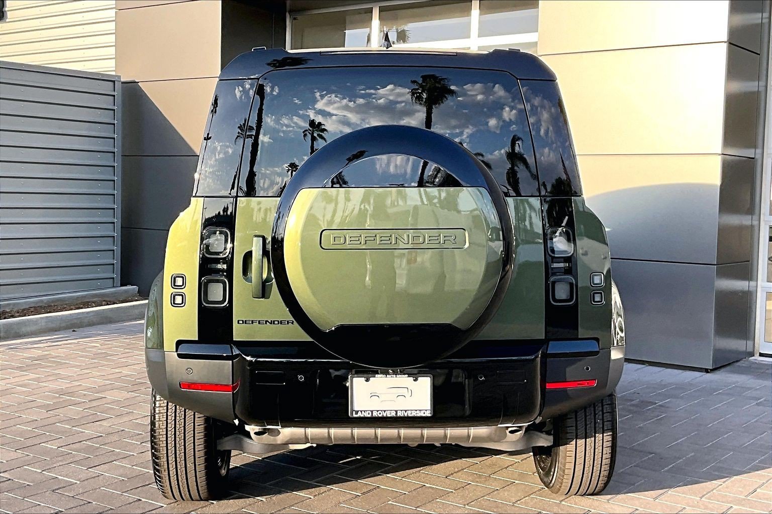 New 2026 Woolstone Green Land Rover S image 4