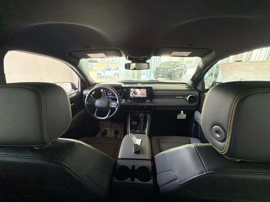 2026 Chevrolet Colorado ZR2 - Photo 13