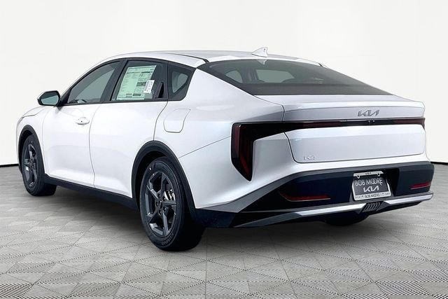 New 2026 Snow White Pearl Kia LXS image 4