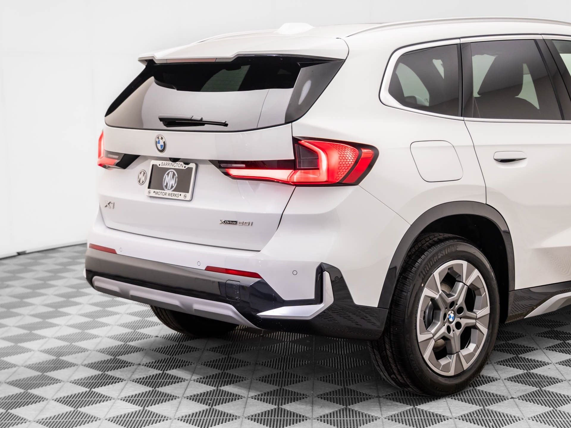 New 2026 Alpine White BMW xDrive28i image 35