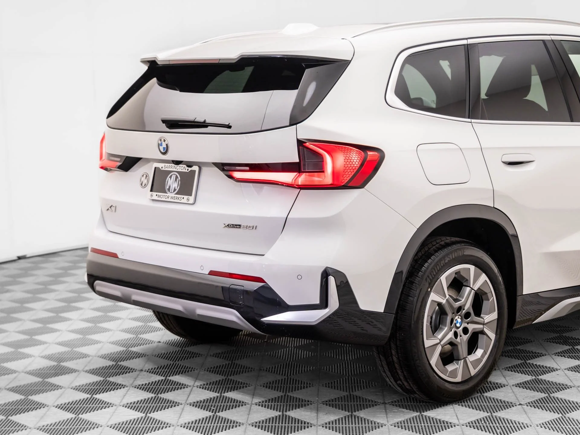 New 2026 White BMW xDrive28i image 35