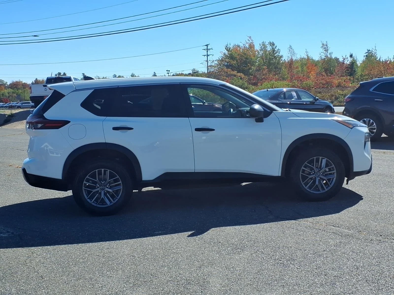 Used 2024 Glacier White Nissan S image 4