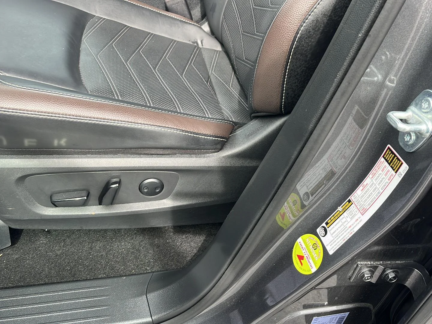 Used 2024 Gun Metallic Nissan Platinum image 20