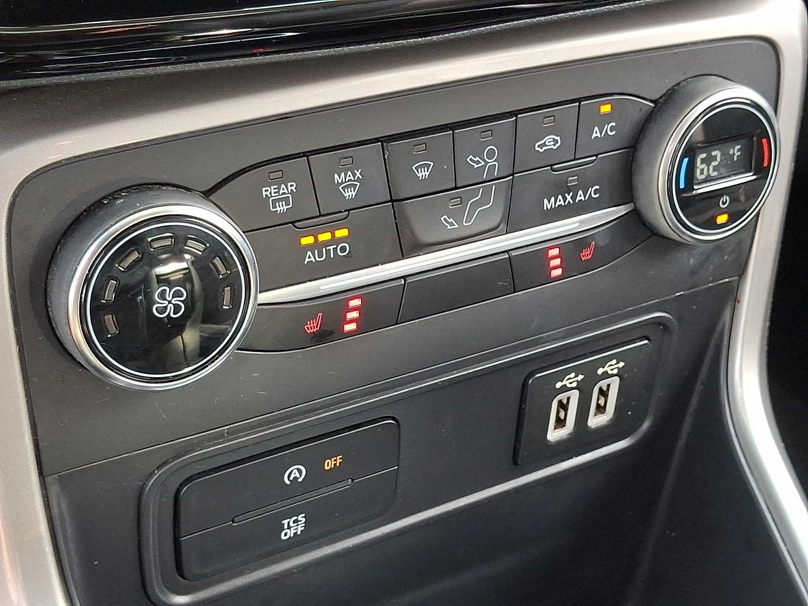 Used 2018 Gray Ford Titanium image 16