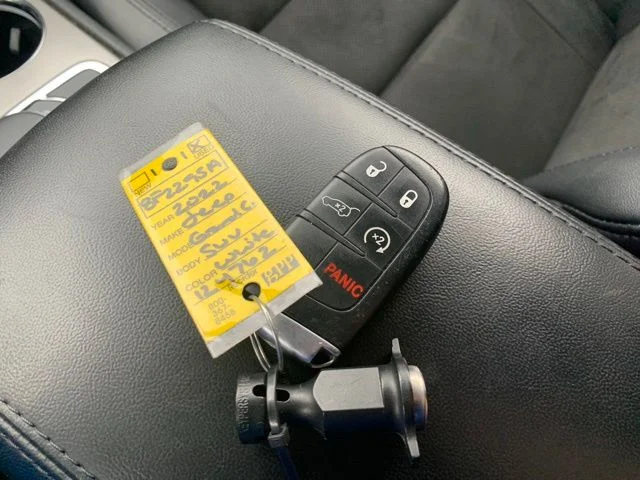 Used 2022 White Jeep Laredo X image 41