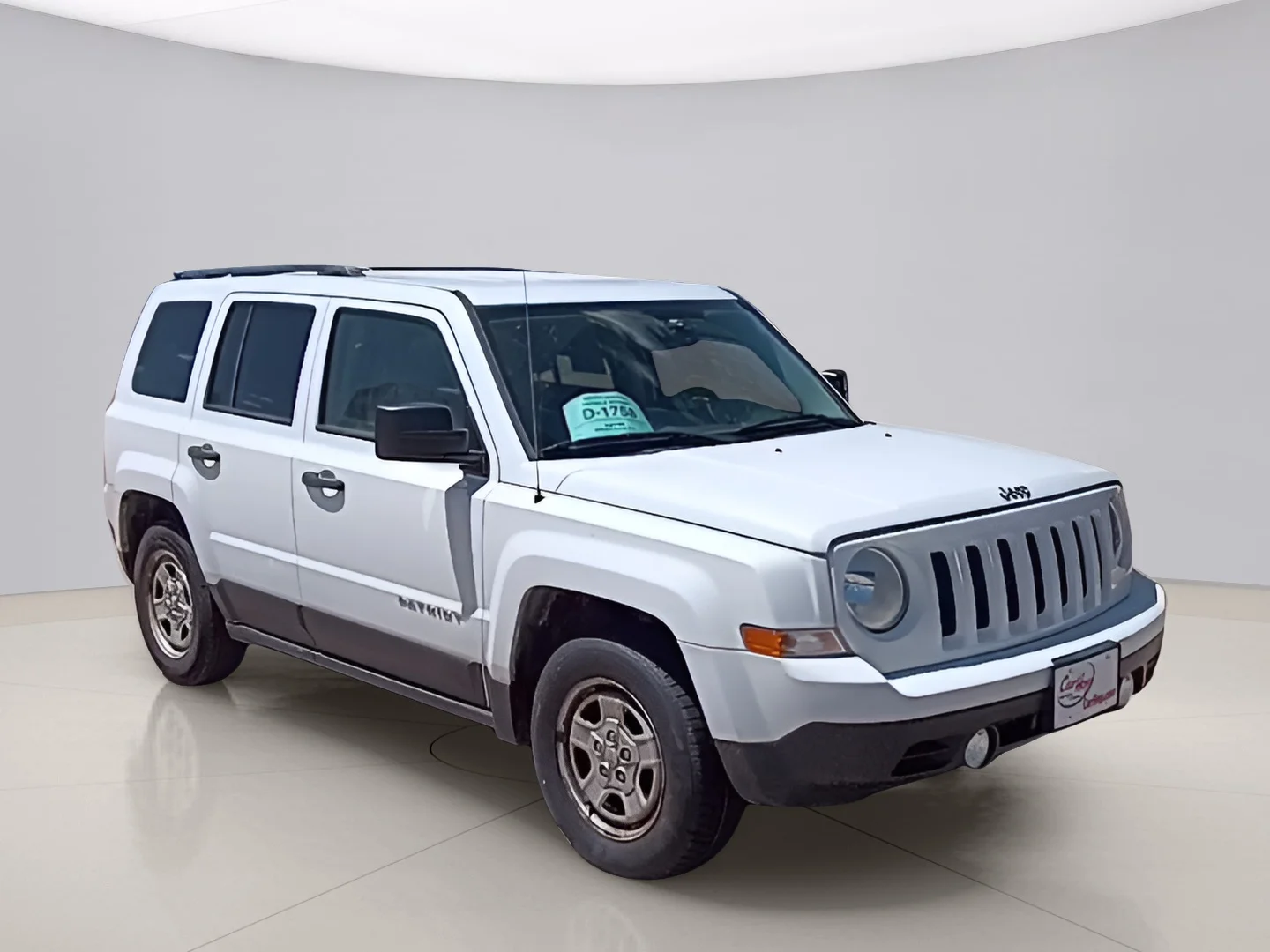 Used 2016 White Jeep SPORT SUV image 7