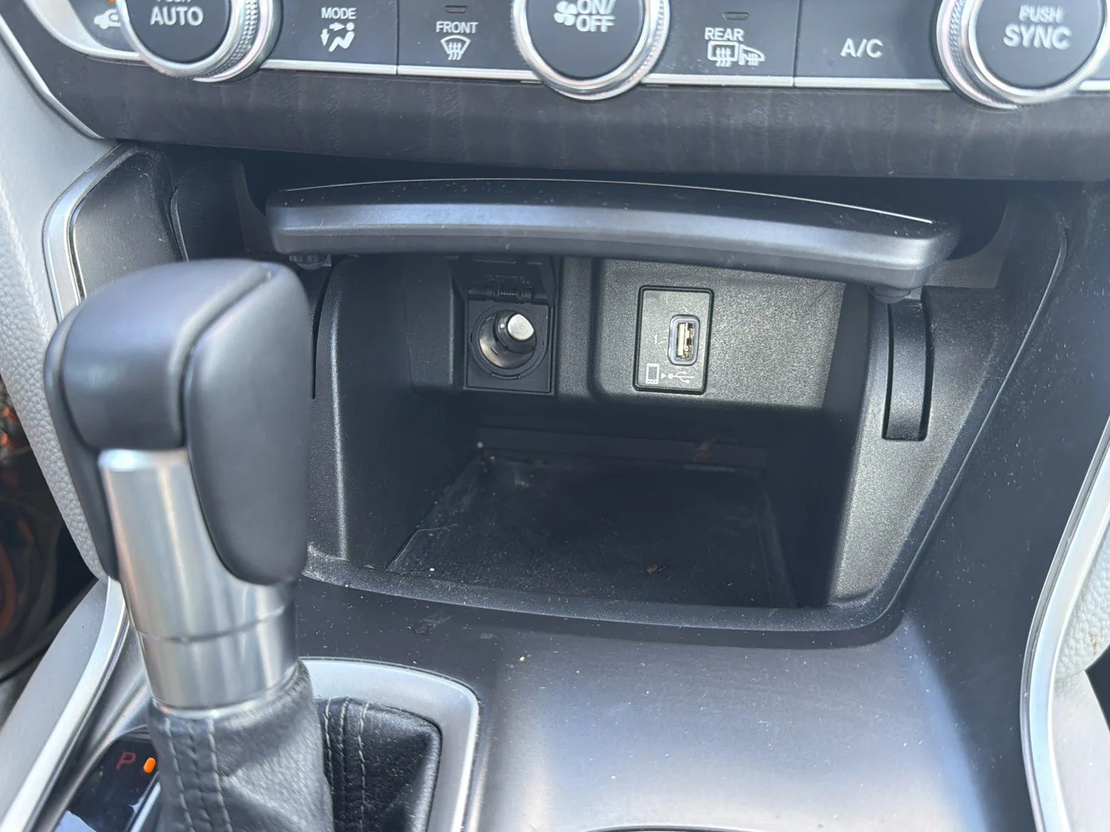 Used 2018  Honda EX-L image 32