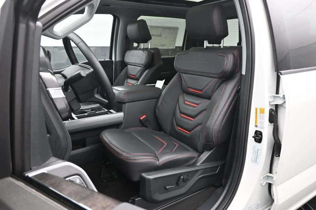 New 2026 Star White Metallic Tri-Coat Ford Lariat image 8