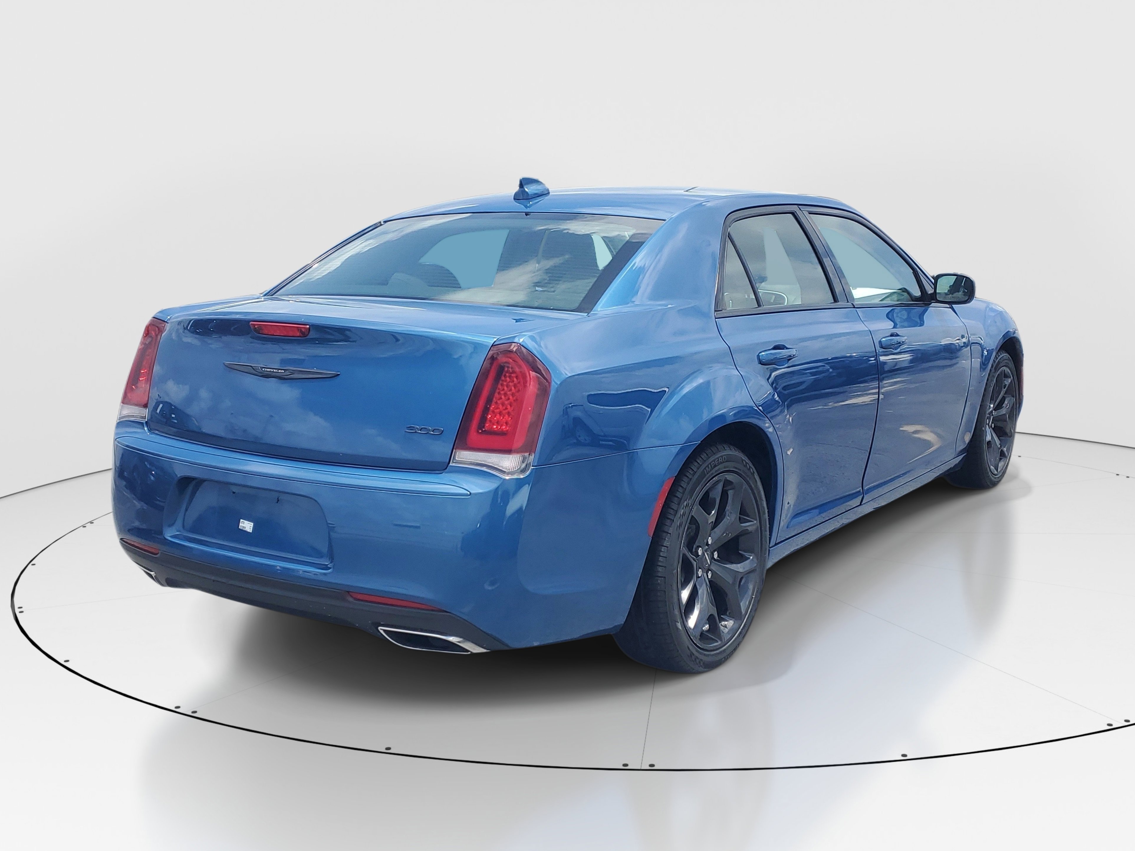 Used 2022 Frostbite Chrysler Touring image 7