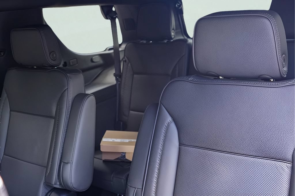 2026 GMC Yukon Denali - Photo 21