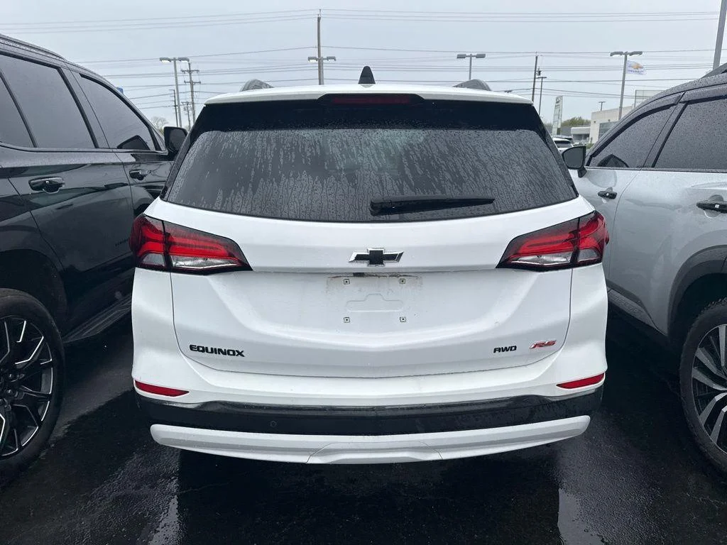 Used 2023 Summit White Chevrolet RS image 3