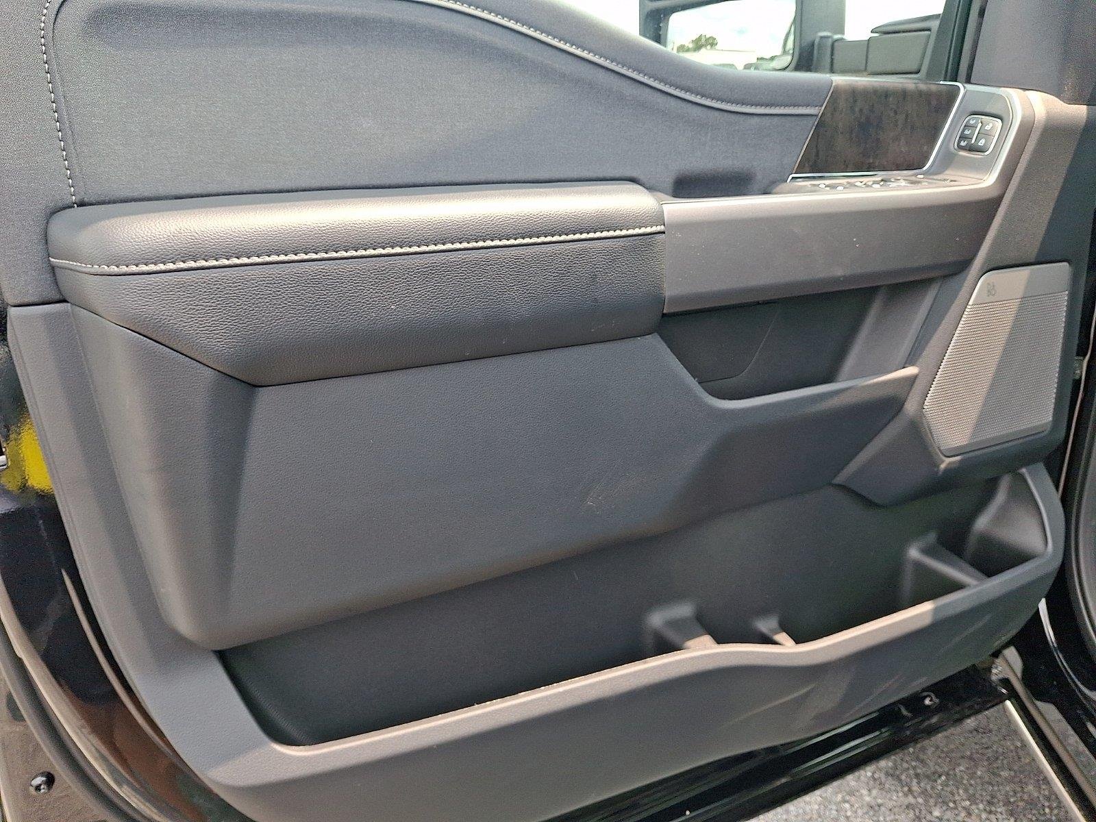 New 2026 Agate Black Metallic Ford F-250® Lariat® image 9
