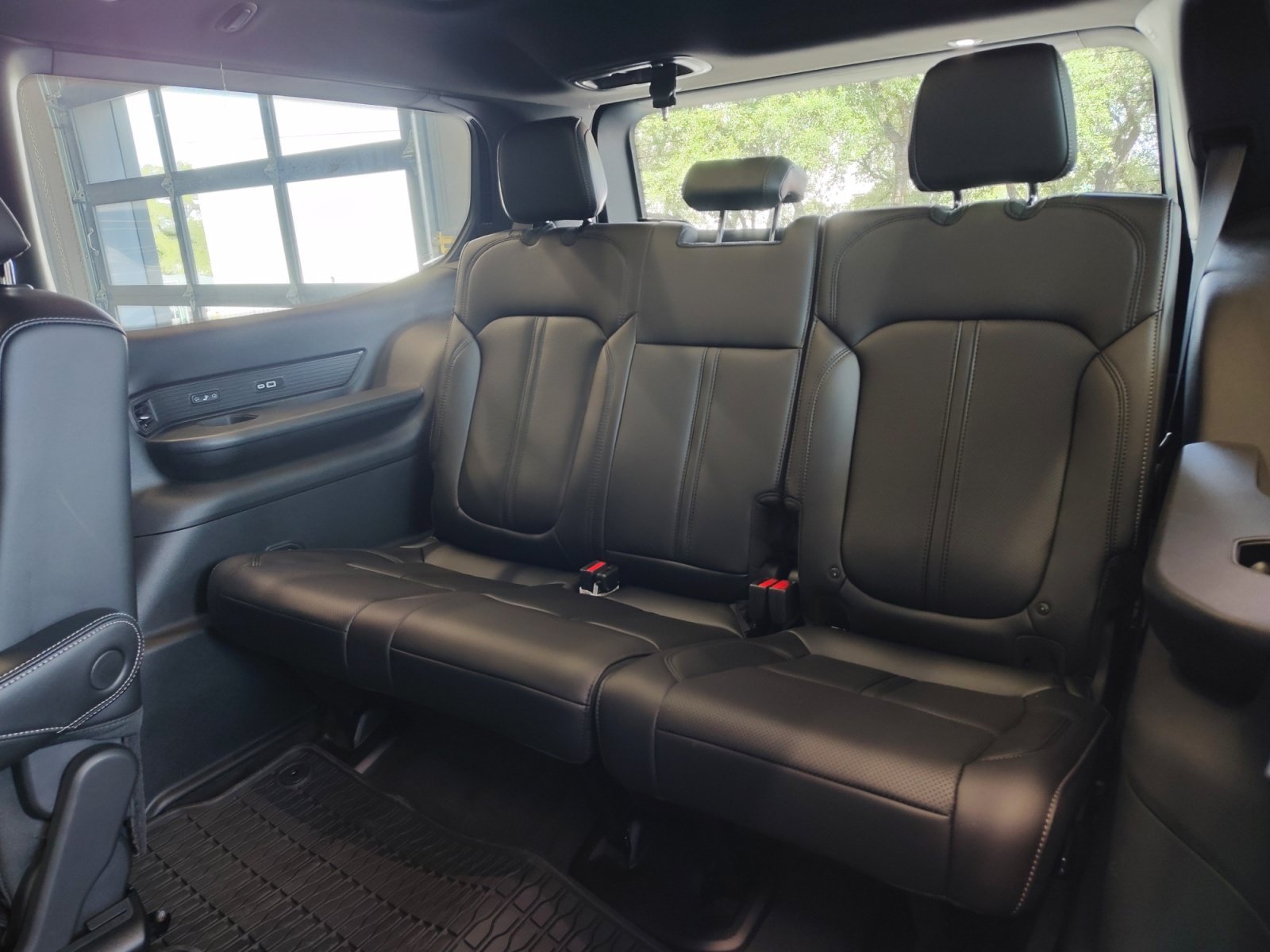 New 2026 Bright White Clearcoat Jeep Upland image 25