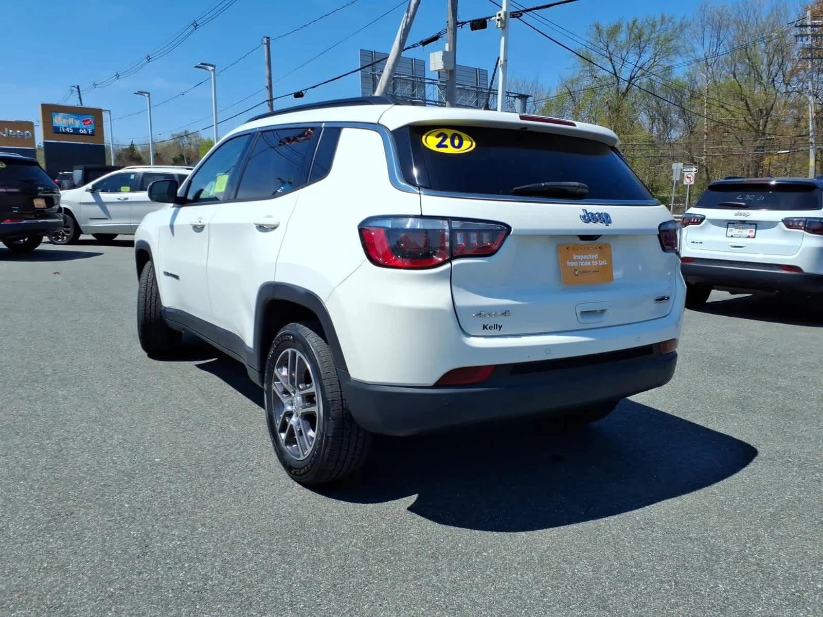 Certified Used 2020 White Clearcoat Jeep Latitude w/Sun/Safety Pkg image 11