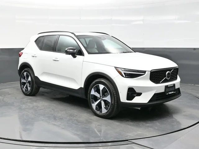 2026 Volvo XC40